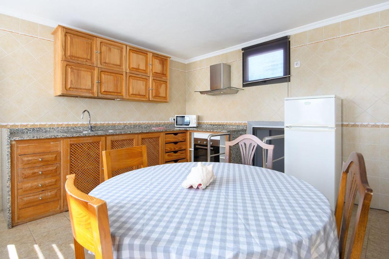 Famara Beach Apt Bagian luar foto
